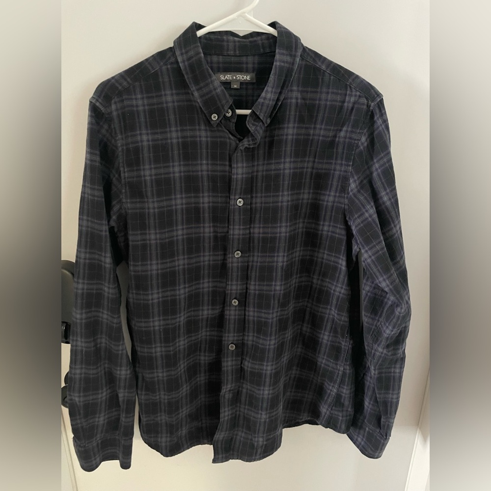 Slate & Stone button up shirt. Pre-owned.